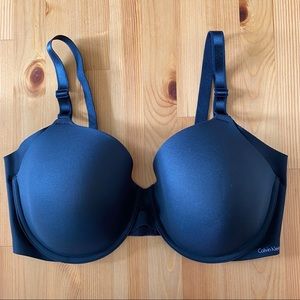 NWOT Calvin Klein T-Shirt Bra